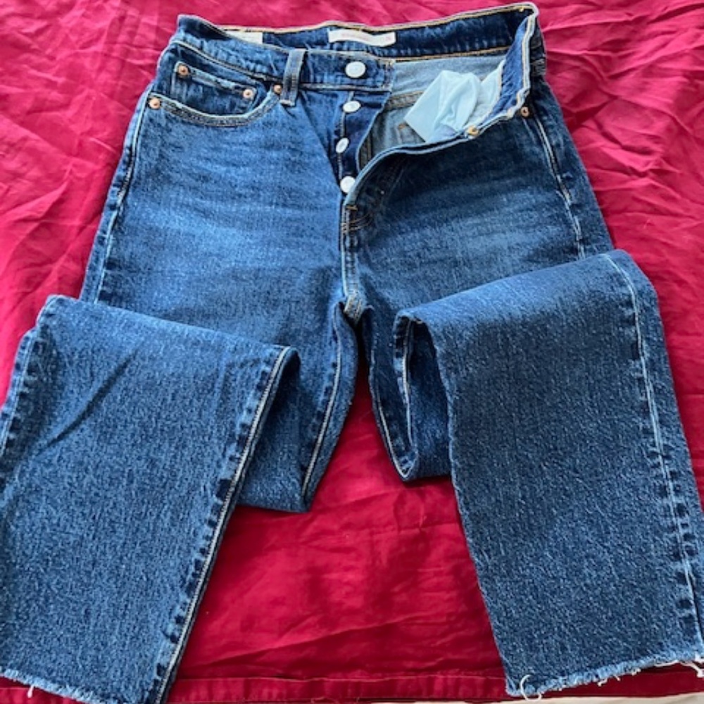 LEVIS